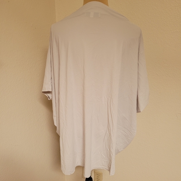 Bryn Walker Light Grey Batwing Style Shirt - Picture 6 of 6